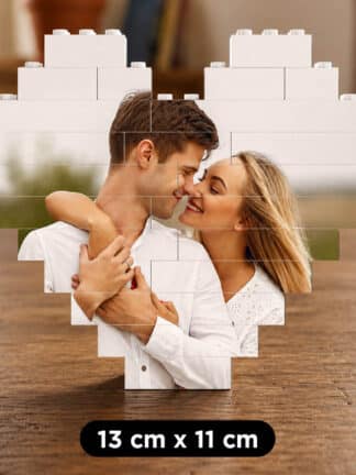 Personalisiertes Klemmbaustein-Puzzle in Herzform