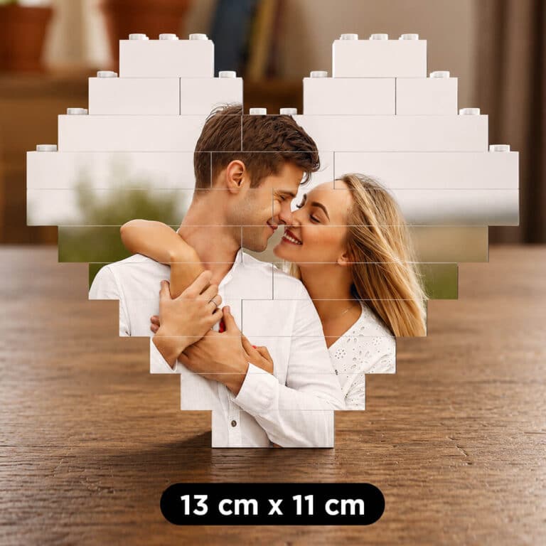 Personalisiertes Klemmbaustein-Puzzle in Herzform