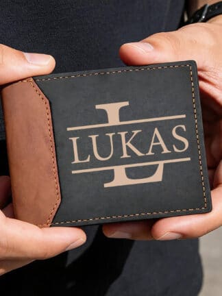 Personalisierte Geldbörse mit individueller Namensgravur